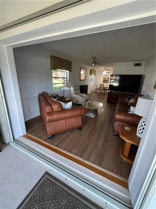 37 Pine Arbor LN #101, Vero Beach, FL 32962