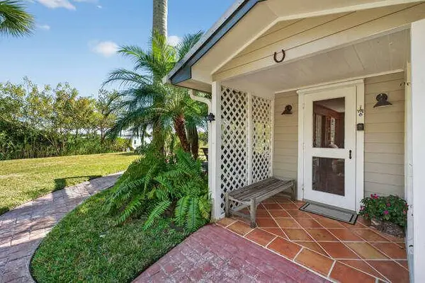 1935 Quay Dock RD, Vero Beach, FL 32967