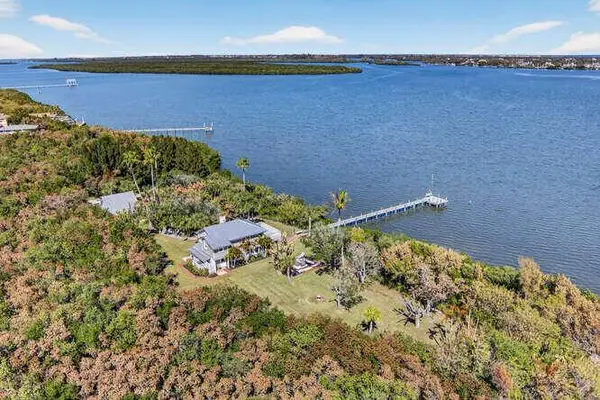 1935 Quay Dock RD, Vero Beach, FL 32967