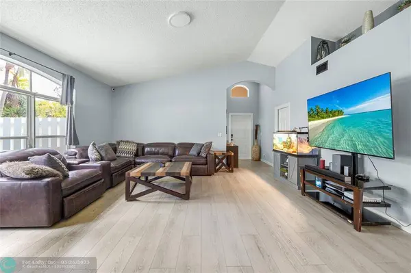 801 NW 130th Ave, Pembroke Pines, FL 33028