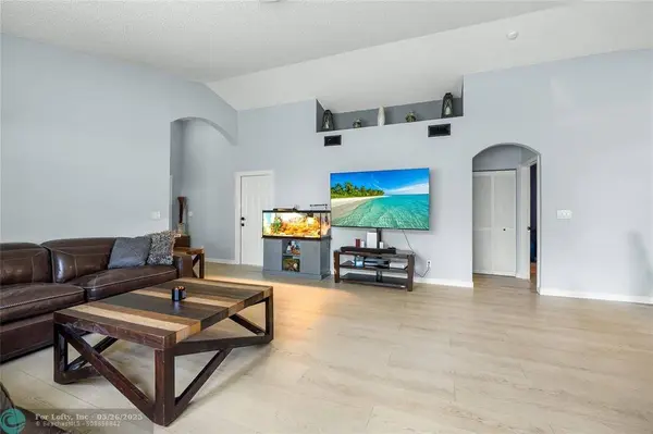 801 NW 130th Ave, Pembroke Pines, FL 33028