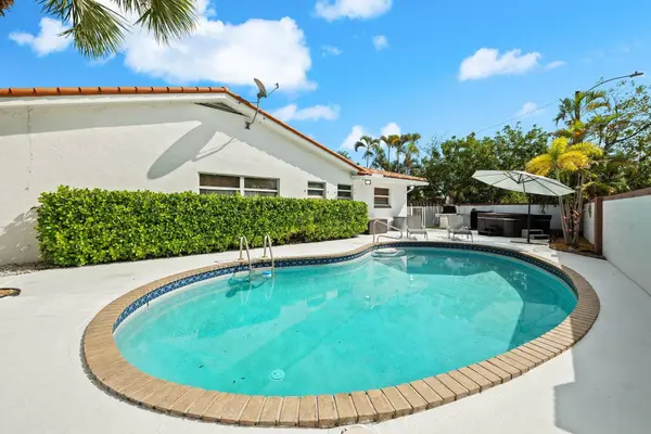 2200 NE 36th ST, Fort Lauderdale, FL 33308