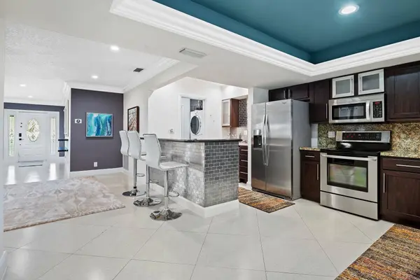 2200 NE 36th ST, Fort Lauderdale, FL 33308