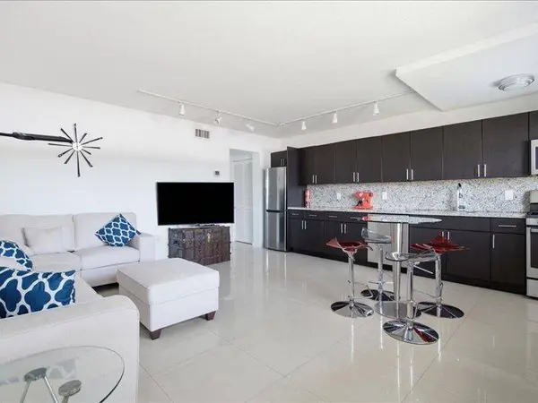 525 Meridian AVE #305, Miami Beach, FL 33139