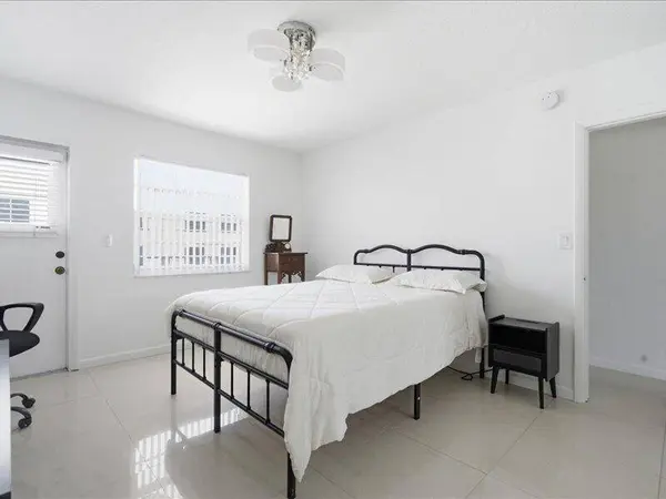 525 Meridian AVE #305, Miami Beach, FL 33139