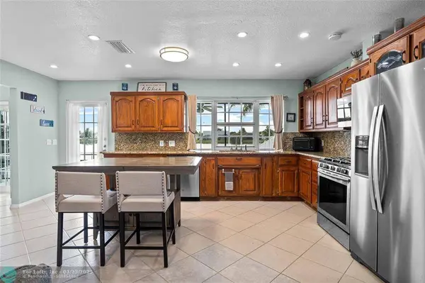 3801 NW 115th Ter, Sunrise, FL 33323