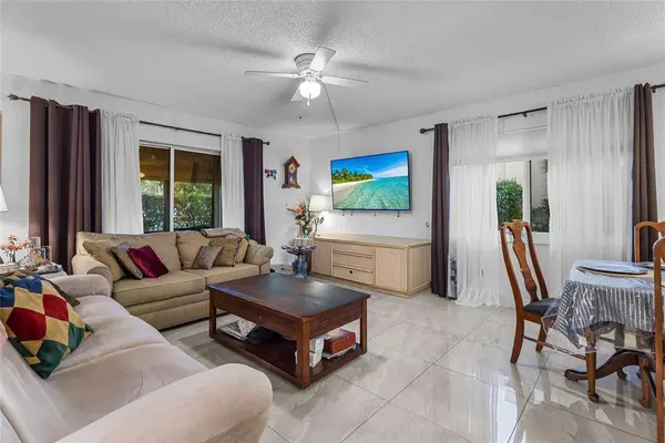 8220 SW 24th St #4115, North Lauderdale, FL 33068