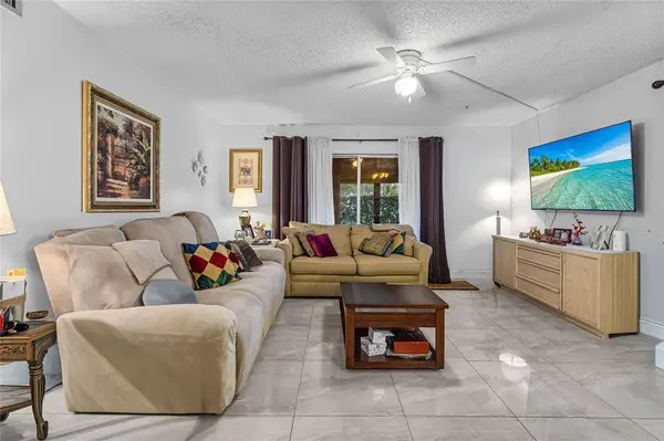 8220 SW 24th St #4115, North Lauderdale, FL 33068