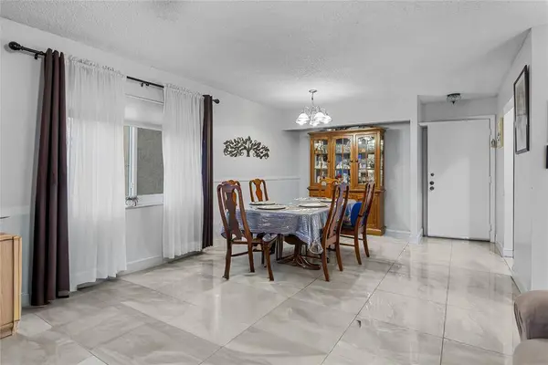 8220 SW 24th St #4115, North Lauderdale, FL 33068