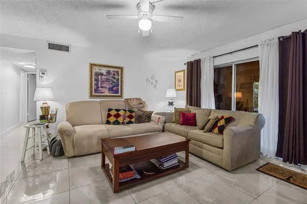 8220 SW 24th St #4115, North Lauderdale, FL 33068