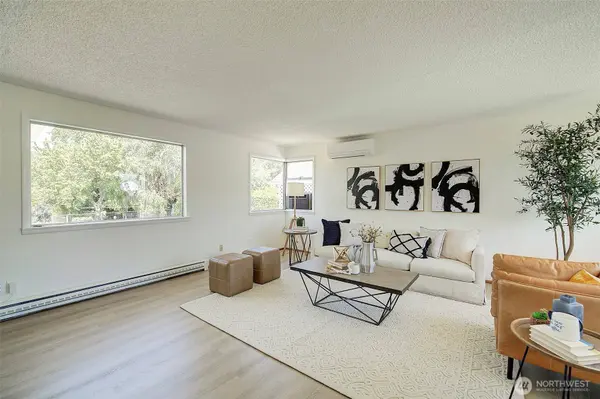 6424 32nd AVE S, Seattle, WA 98118