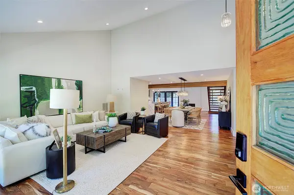 19211 SE 45th CT, Issaquah, WA 98027