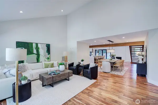 19211 SE 45th CT, Issaquah, WA 98027