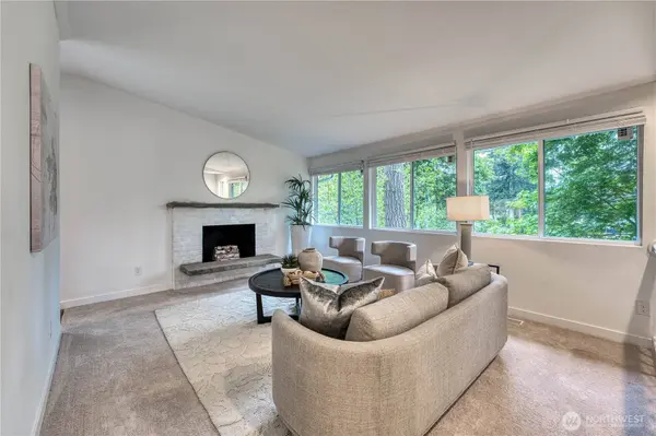 21225 NE 12th ST, Sammamish, WA 98074