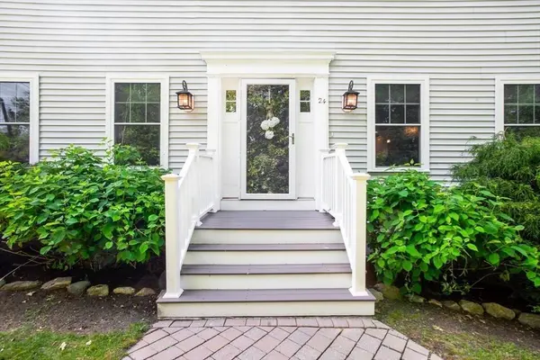 24 Old Merrill St, Amesbury, MA 01913