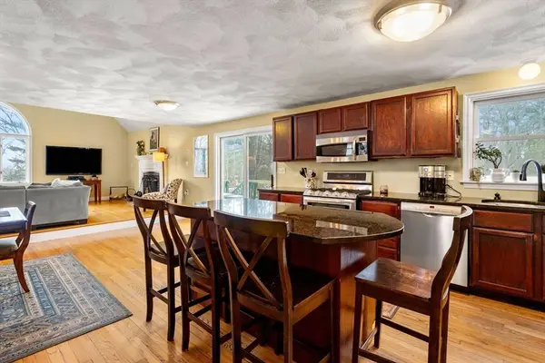 28 Coleman Rd, Groveland, MA 01834