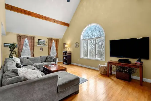 28 Coleman Rd, Groveland, MA 01834