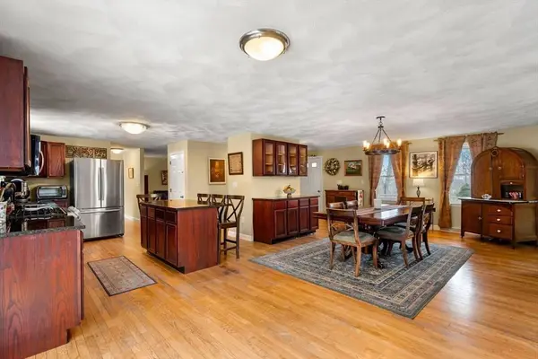 28 Coleman Rd, Groveland, MA 01834