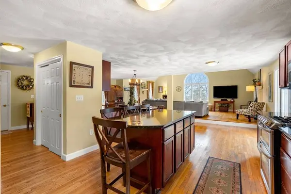 28 Coleman Rd, Groveland, MA 01834