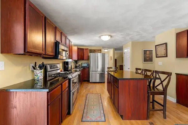 28 Coleman Rd, Groveland, MA 01834