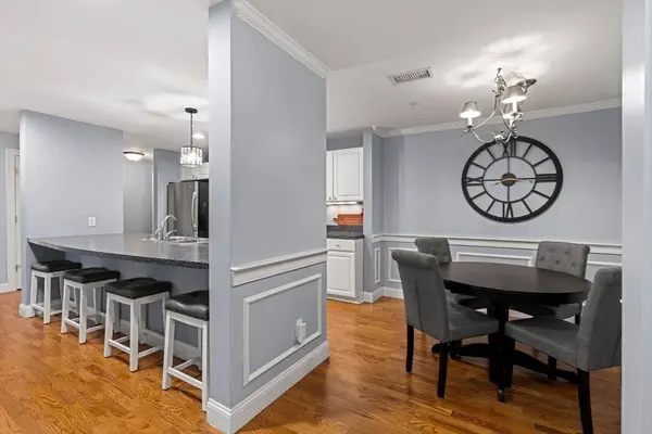 19 Broad St #203, Merrimac, MA 01860