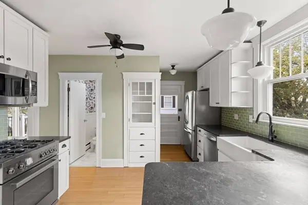 11 Norman Rd, North Andover, MA 01845