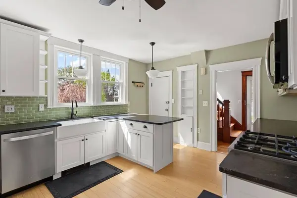 11 Norman Rd, North Andover, MA 01845