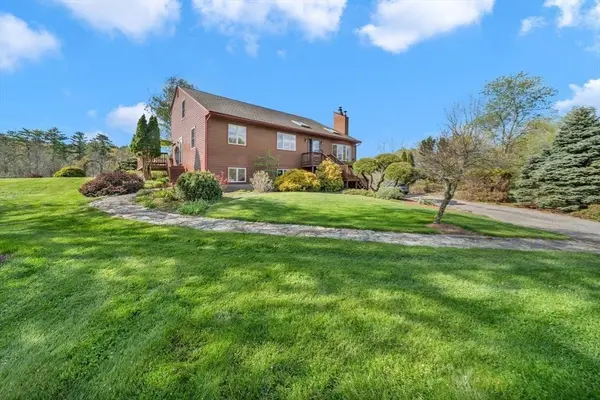 399 Wethersfield St, Rowley, MA 01969
