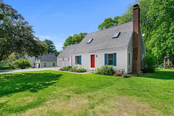102 Elm St, Newbury, MA 01922