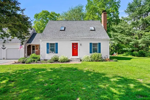 102 Elm St, Newbury, MA 01922
