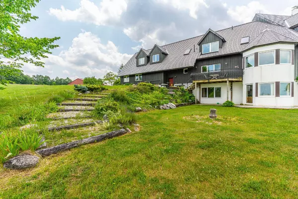 496083 Grey Road 2 RD, Blue Mountains, ON N0H 1J0