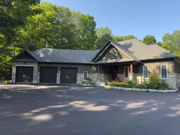 81 Spruce ST, Tiny, ON L0L 1P1