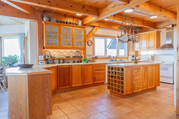 496083 Grey Road 2 RD, Blue Mountains, ON N0H 1J0