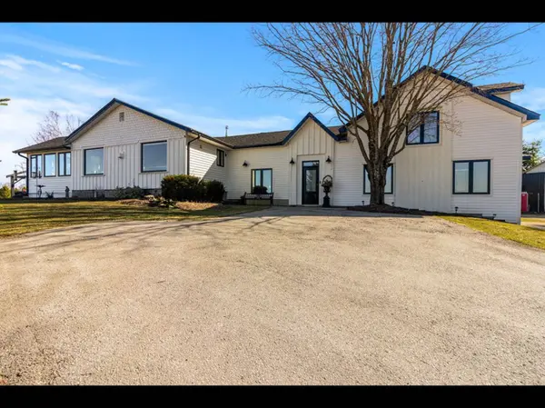 9263 91 County RD, Clearview, ON L0M 1H0