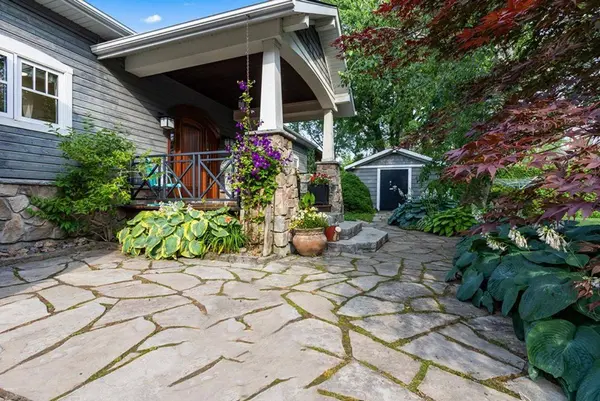 19 Georgian Manor DR, Collingwood, ON L9Y 3Z1