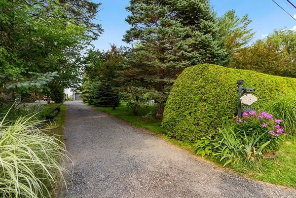 19 Georgian Manor DR, Collingwood, ON L9Y 3Z1