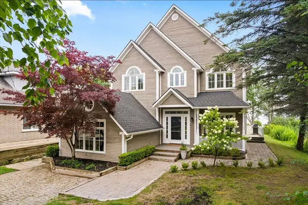 63 Georgian Manor DR, Collingwood, ON L9Y 5P4