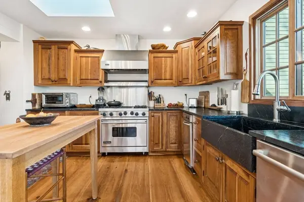 288 Merrimac St, Newburyport, MA 01950