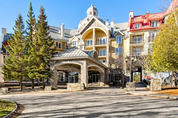150 Ch. au Pied-de-la-Montagne #424-D, Mont-tremblant, QC J8E3M2