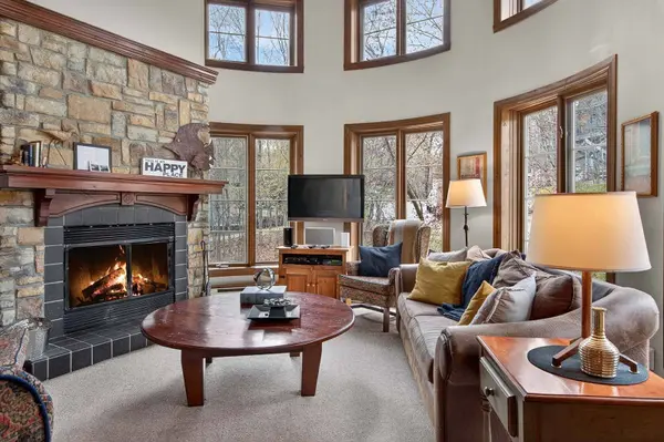 106 Ch. des Quatre-Sommets #2, Mont-tremblant, QC J8E1C6
