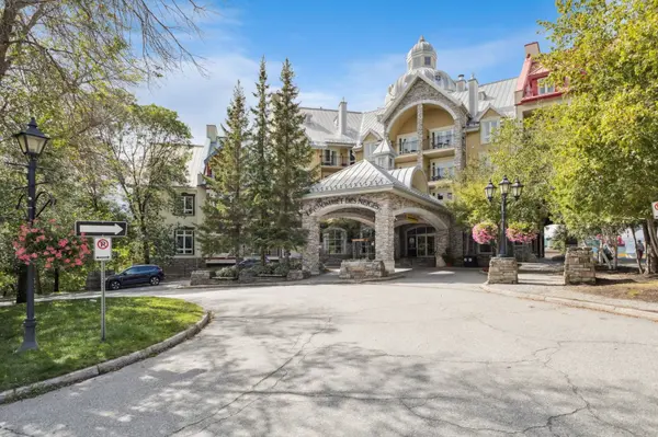 150 Ch. au Pied-de-la-Montagne #429-C, Mont-tremblant, QC J8E1M2