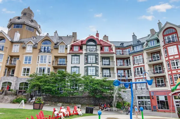 150 Ch. au Pied-de-la-Montagne #407-B, Mont-tremblant, QC J8E3M2