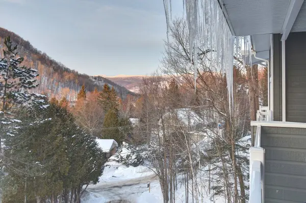 104 Rue du Mont-Plaisant #303, Mont-tremblant, QC J0T1L2