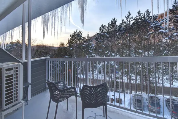 104 Rue du Mont-Plaisant #303, Mont-tremblant, QC J0T1L2