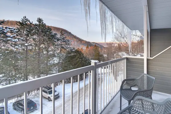 104 Rue du Mont-Plaisant #303, Mont-tremblant, QC J0T1L2