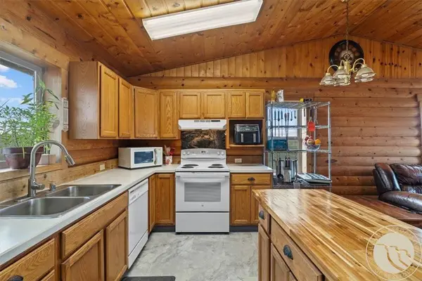 5615 Scandia RD, Shepherd, MT 59079
