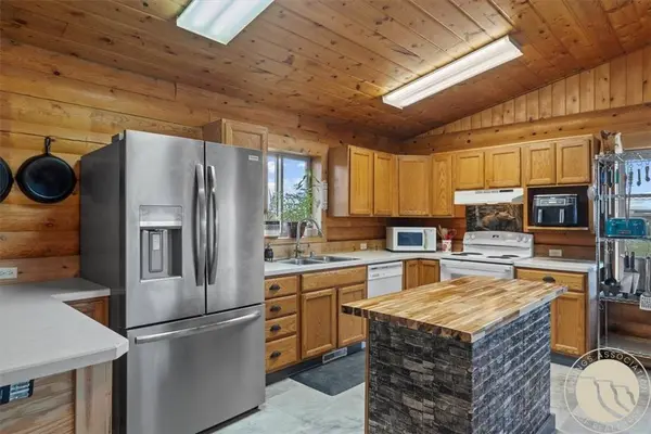5615 Scandia RD, Shepherd, MT 59079