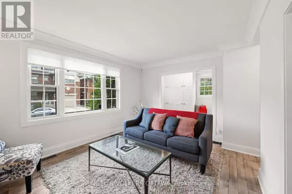 22 MOUNT PLEASANT AVENUE, Ottawa, ON K1S0L8