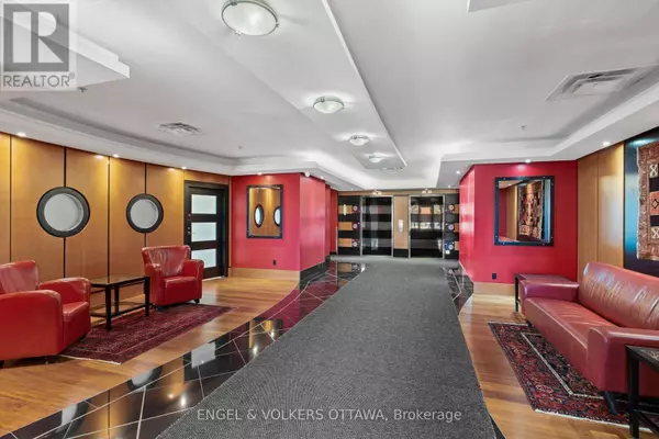 75 Cleary AVE #102, Ottawa, ON K2A1R8