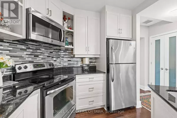 75 Cleary AVE #102, Ottawa, ON K2A1R8